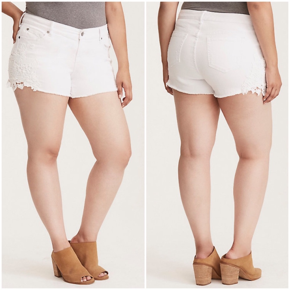 Torrid ★ Off-White Shorts w/ Crochet Inset Details - Picture 8 of 8